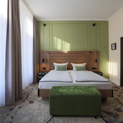 Tradition trifft Zeitgeist – willkommen im LIHO. Bild 2 LIHO Hotel Lindenhof Lübeck • Urlaub in Schleswig Holstein Tradition trifft Zeitgeist – willkommen im LIHO. Bild 2 LIHO Hotel Lindenhof Lübeck • Urlaub in Schleswig Holstein